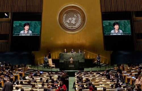 South Korean President calls for resolution of Korean peninsula’s nuclear issue - ảnh 1